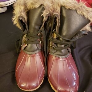 Duck boots